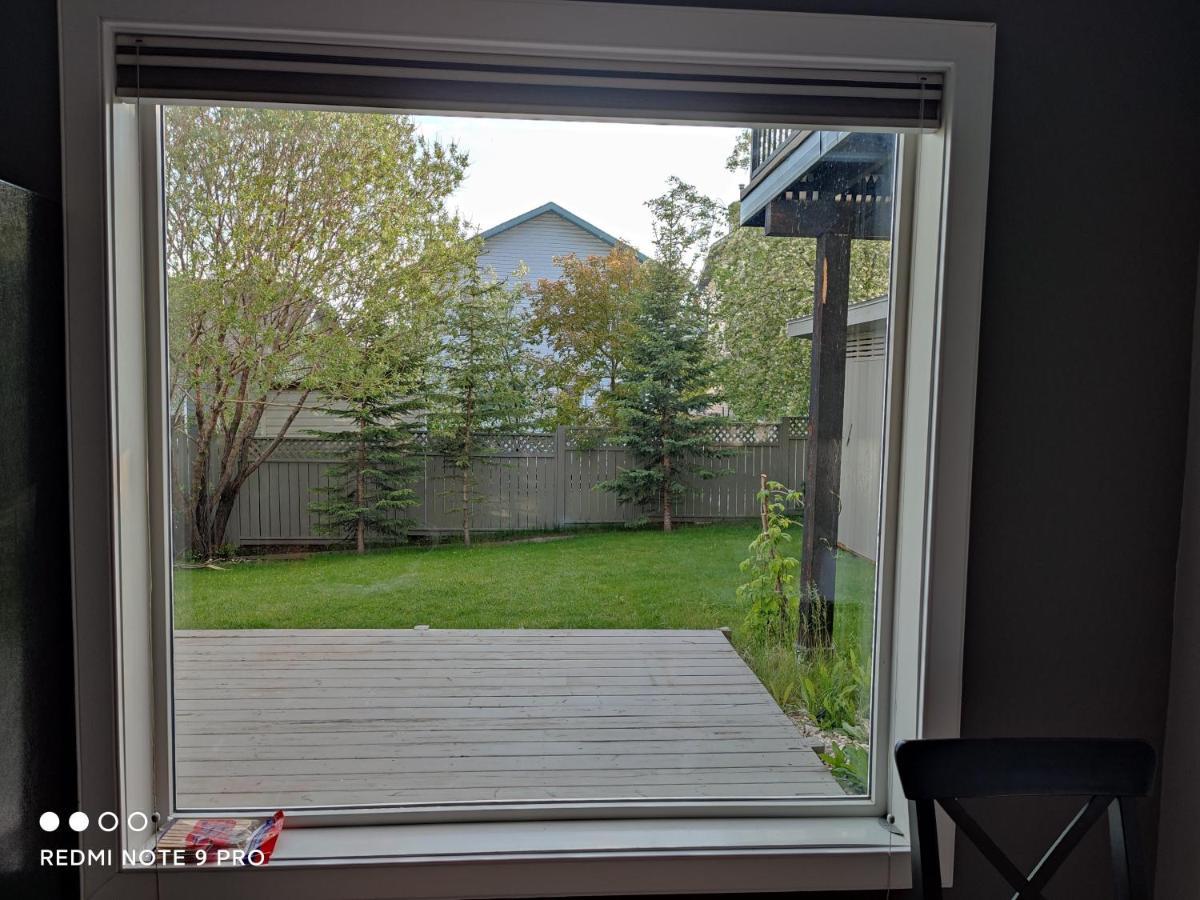 Lovely Home Calgary Luaran gambar