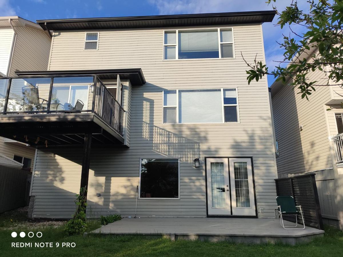 Lovely Home Calgary Luaran gambar