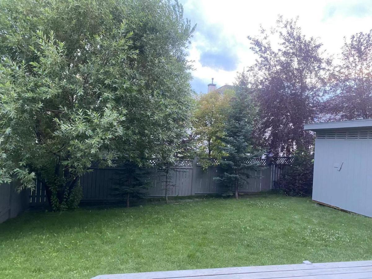 Lovely Home Calgary Luaran gambar