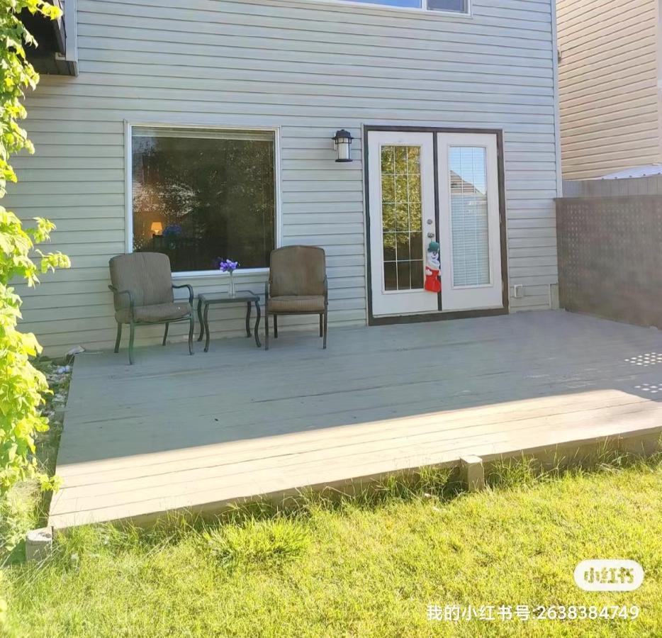 Lovely Home Calgary Luaran gambar