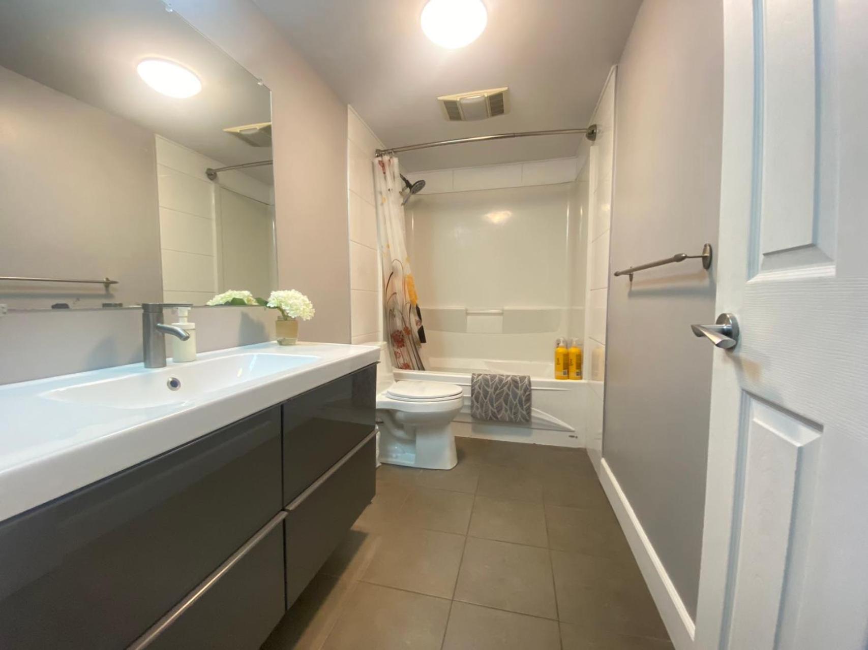 Lovely Home Calgary Luaran gambar