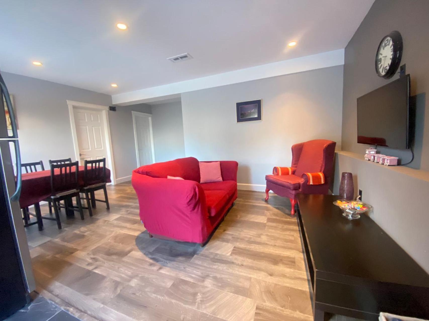 Lovely Home Calgary Luaran gambar